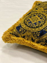 Carica l'immagine nel visualizzatore di Gallery, CUSCINO MEDUSA 48X48 cm.