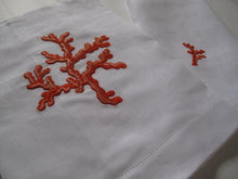 Carica l&#39;immagine nel visualizzatore di Gallery, SET ASCIUGAMANI LINO CORALLO
