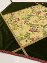 Carica l&#39;immagine nel visualizzatore di Gallery, COPRITAVOLO BORBONE
