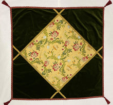 Carica l&#39;immagine nel visualizzatore di Gallery, COPRITAVOLO BORBONE
