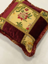 Carica l&#39;immagine nel visualizzatore di Gallery, CUSCINO BORBONE PATCHWORK
