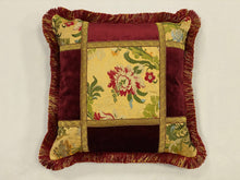 Carica l&#39;immagine nel visualizzatore di Gallery, CUSCINO BORBONE PATCHWORK
